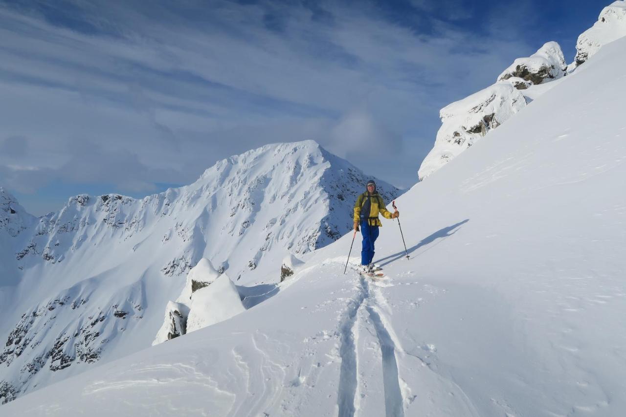 Magic Mountain Lodge - Lyngen Lyngseidet Exterior foto
