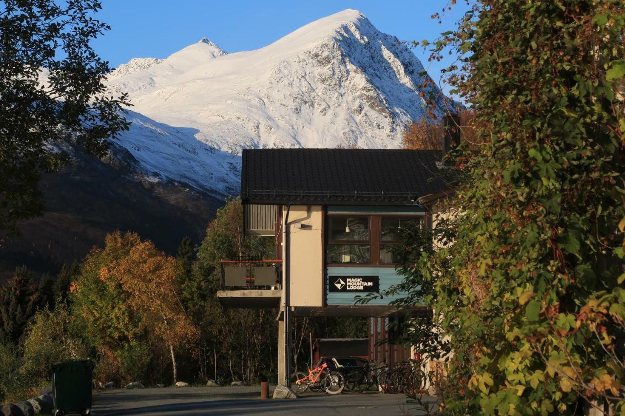 Magic Mountain Lodge - Lyngen Lyngseidet Exterior foto